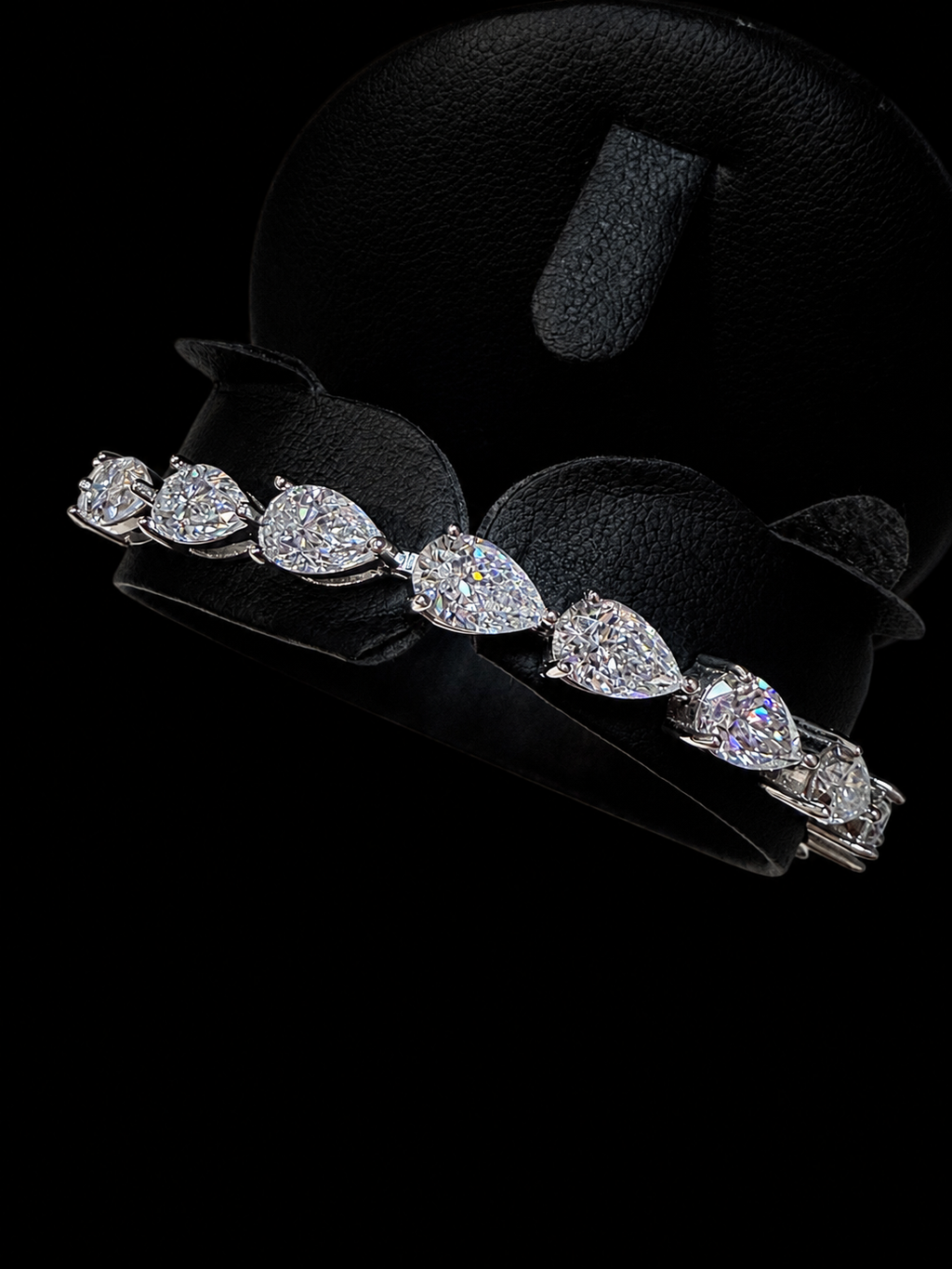 Single Pear Tennis Diamond Bracelet