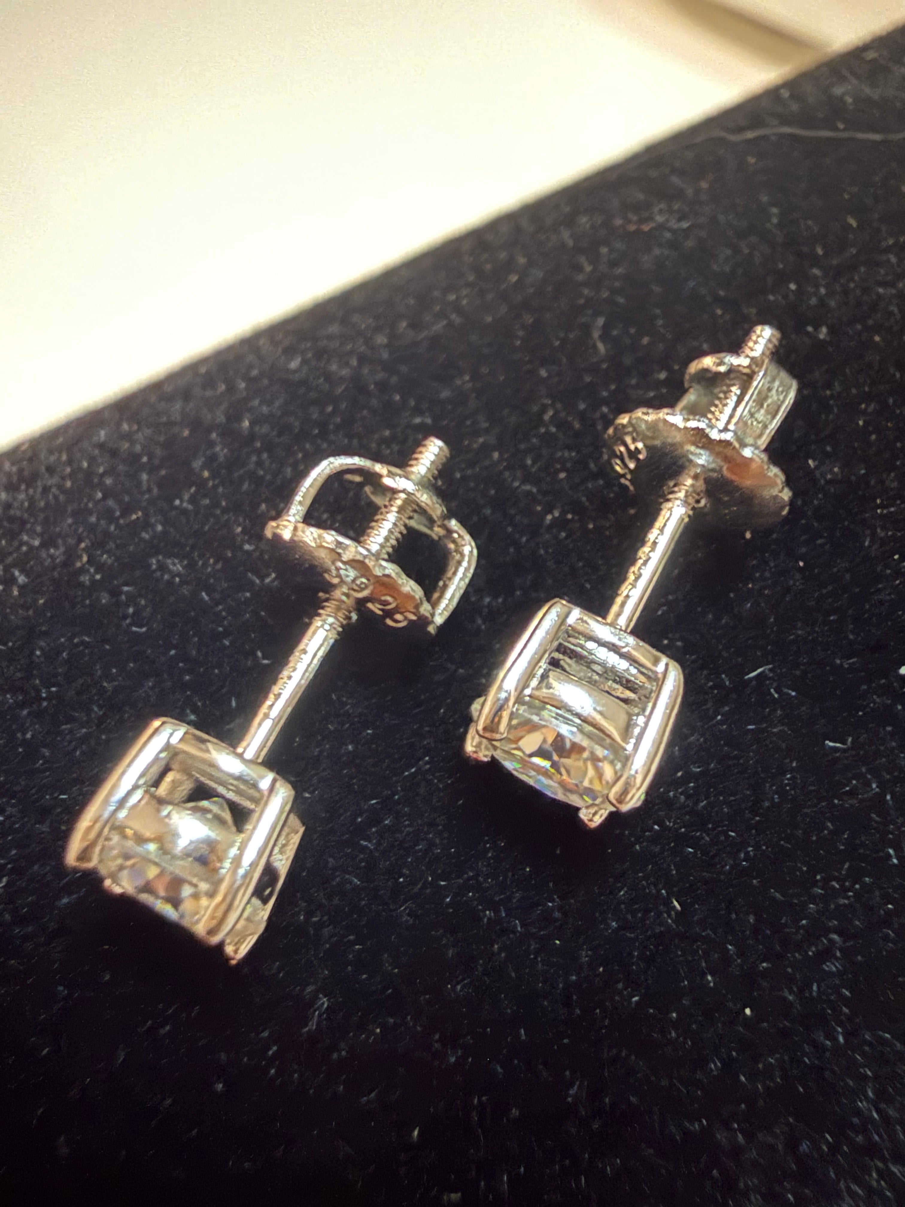 5MM Round Moissanite Diamond Stud Earings
