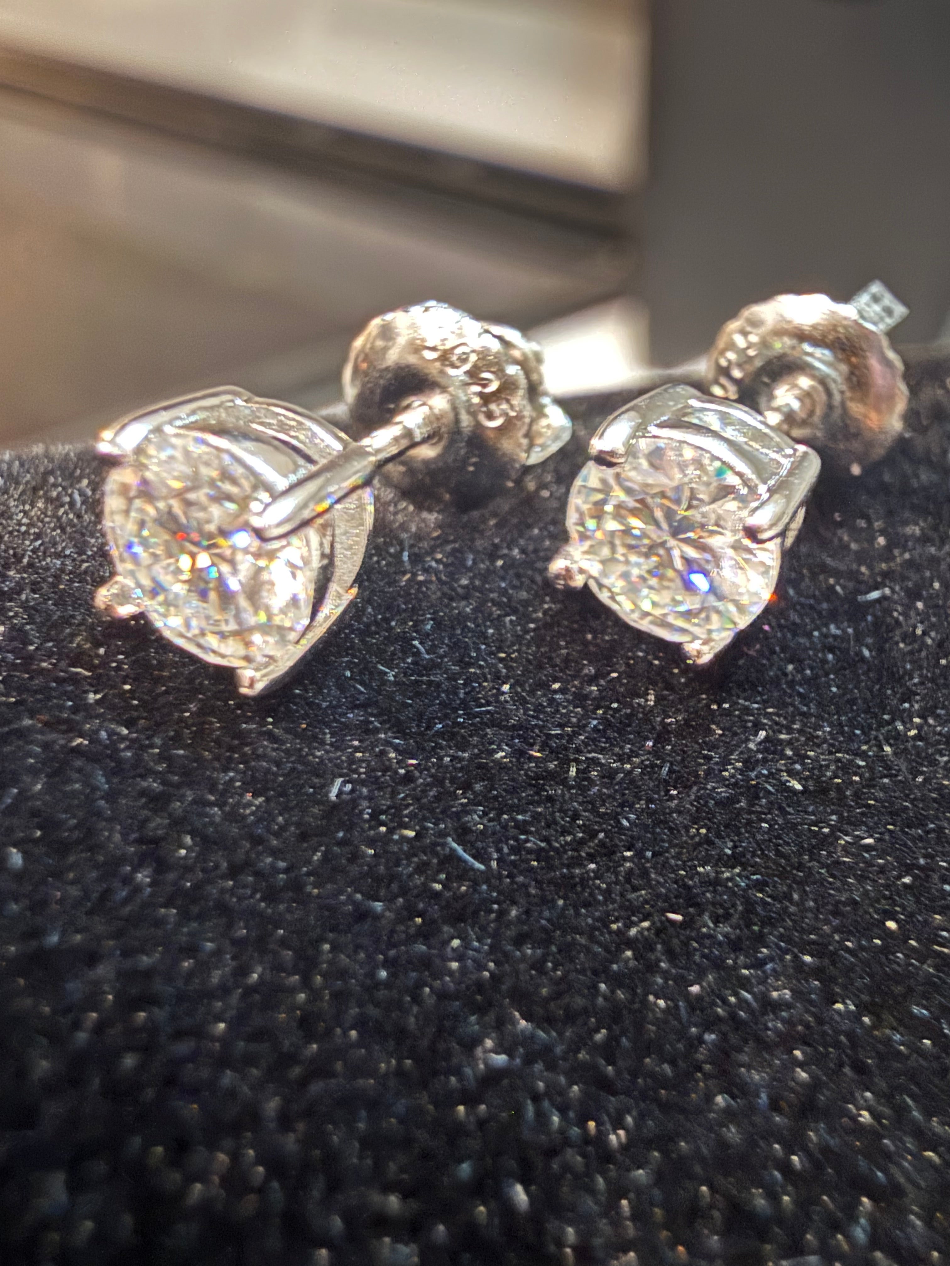 5MM Round Moissanite Diamond Stud Earings